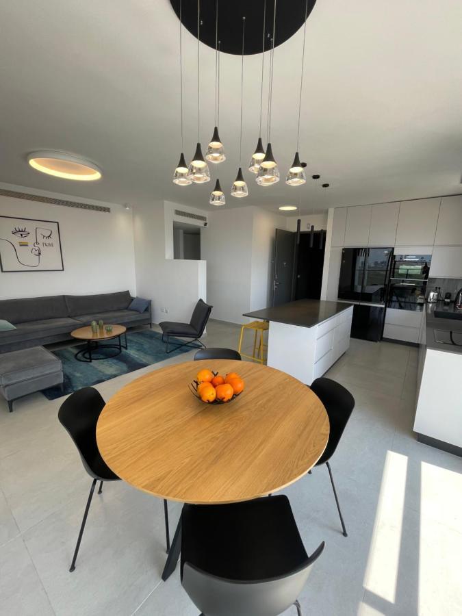 גבעת אולגה #דירת יוקרה על הים Sunset Beach Apartment# מראה חיצוני תמונה