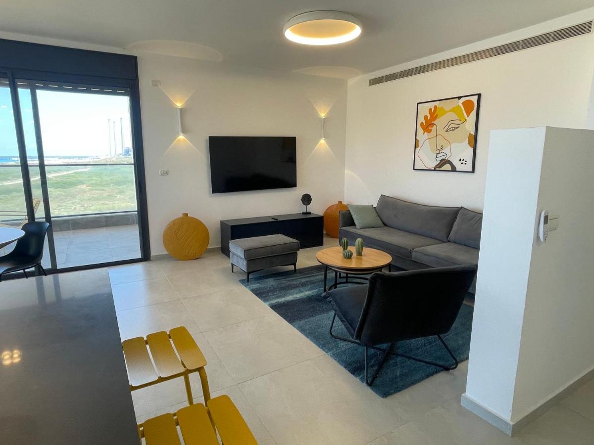 גבעת אולגה #דירת יוקרה על הים Sunset Beach Apartment# מראה חיצוני תמונה