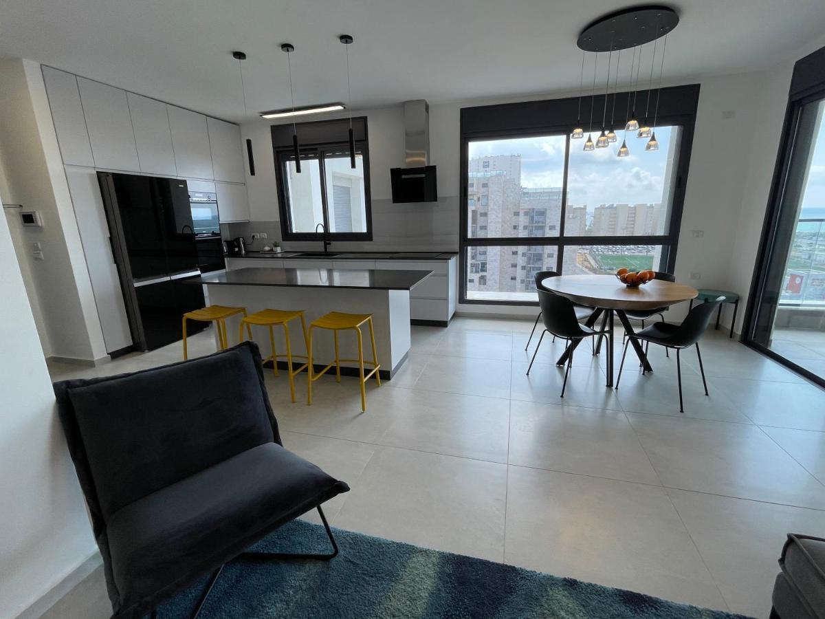גבעת אולגה #דירת יוקרה על הים Sunset Beach Apartment# מראה חיצוני תמונה