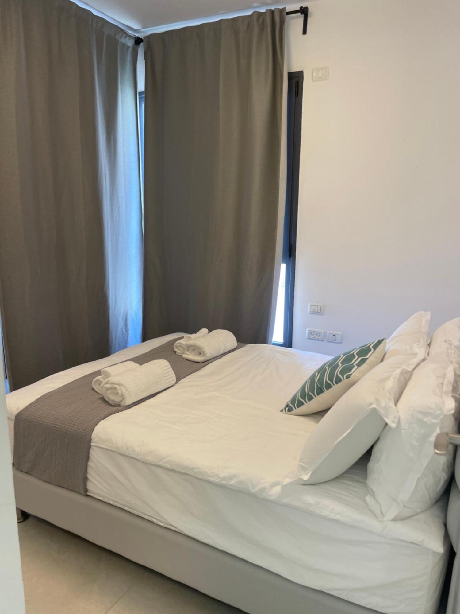 גבעת אולגה #דירת יוקרה על הים Sunset Beach Apartment# מראה חיצוני תמונה