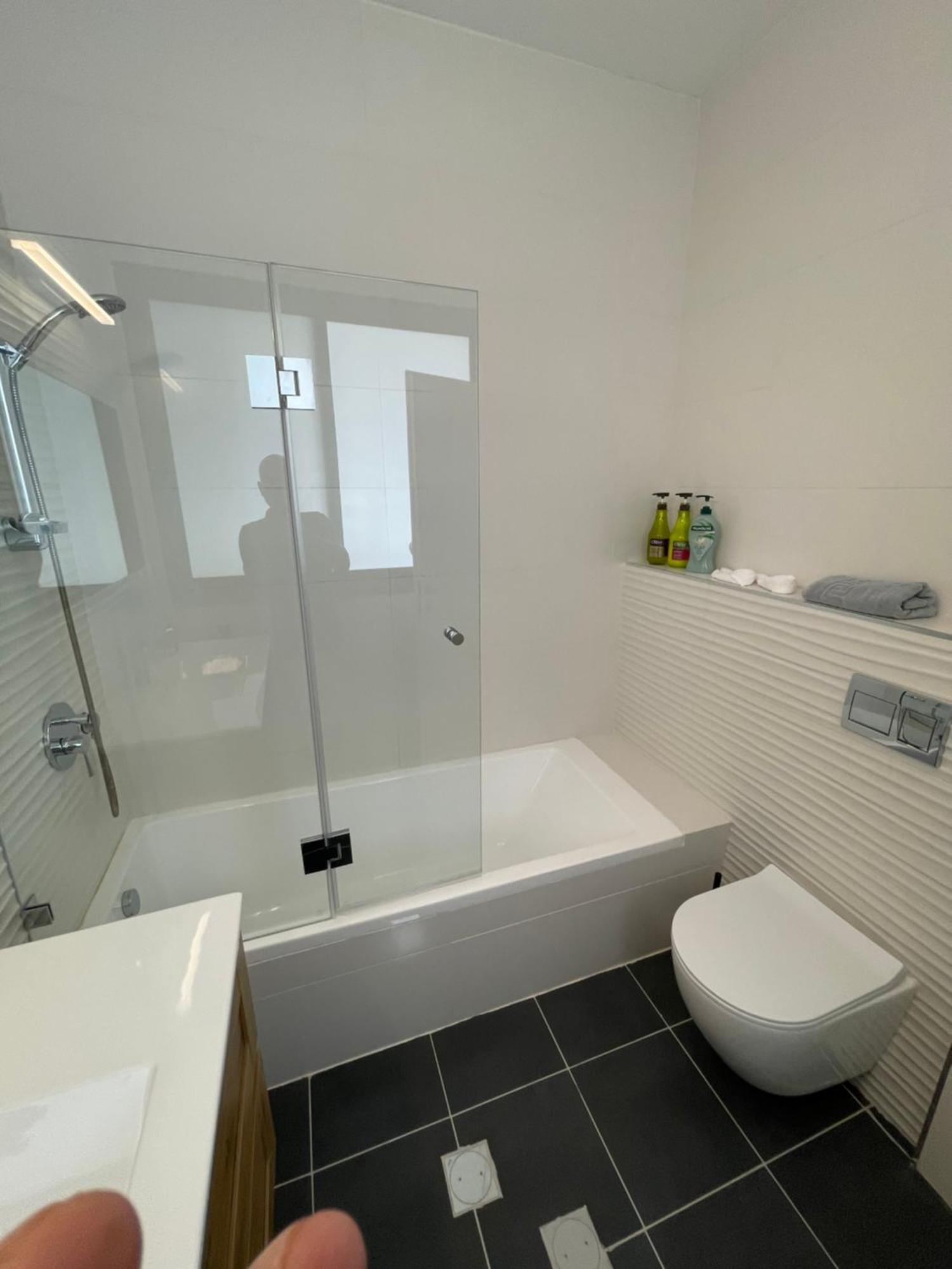 גבעת אולגה #דירת יוקרה על הים Sunset Beach Apartment# מראה חיצוני תמונה